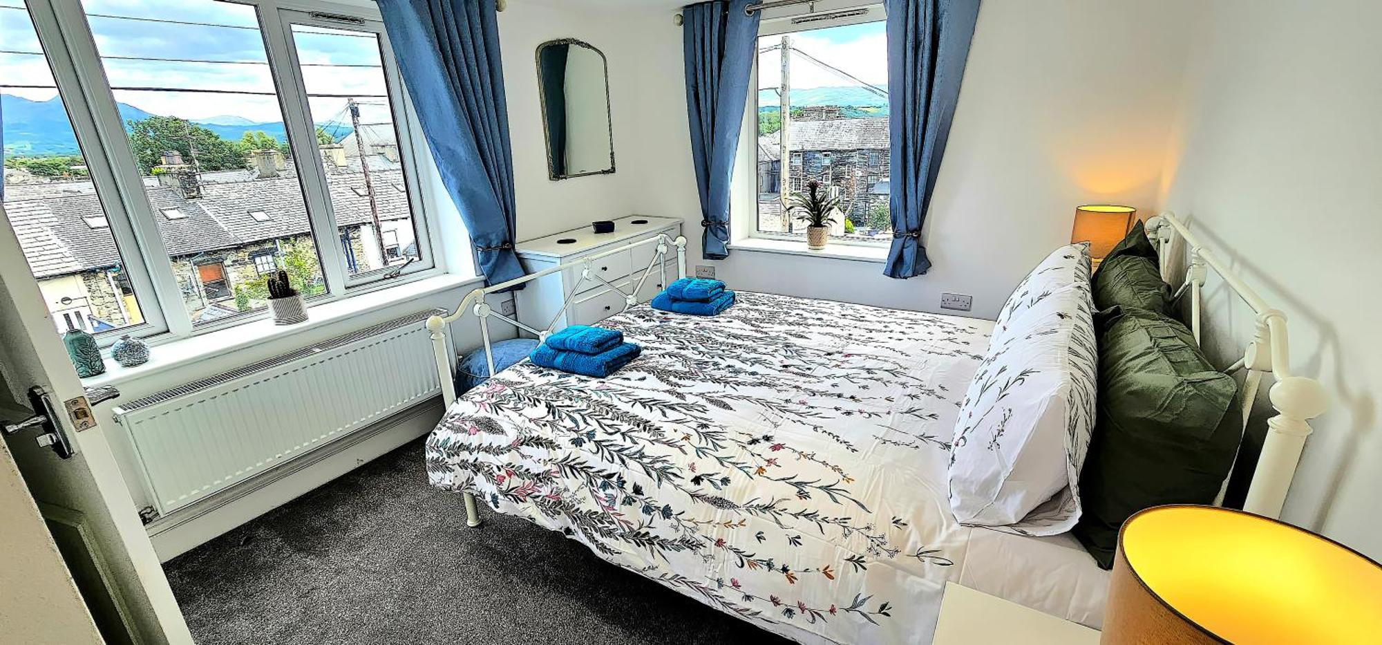 Holiday home Porthmadog, Sleeps 11, 5 Bedrooms, 5 Bathrooms, Mountain Views