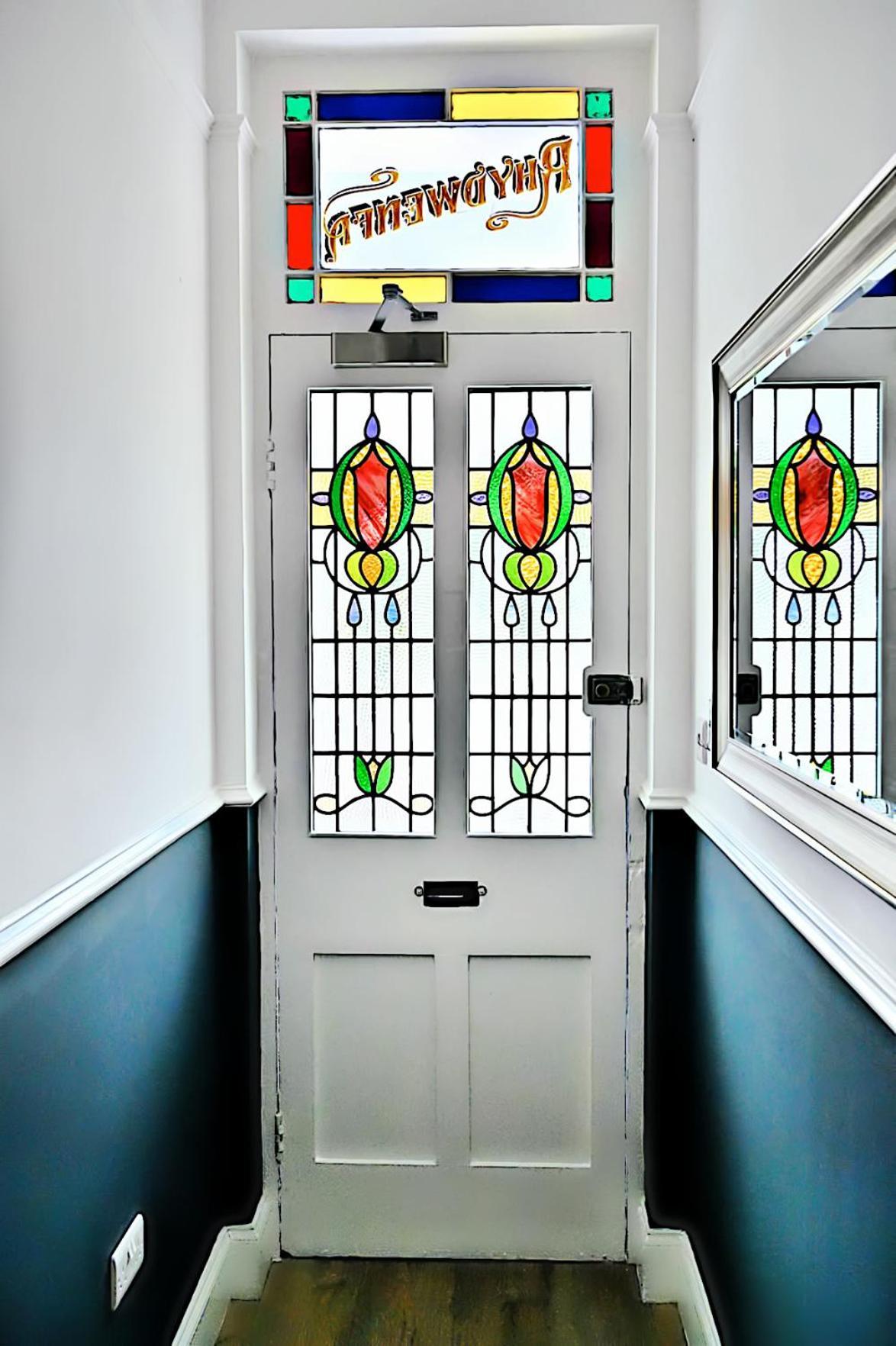 Porthmadog, Sleeps 11, 5 Bedrooms, 5 Bathrooms, Mountain Views Porthmadog