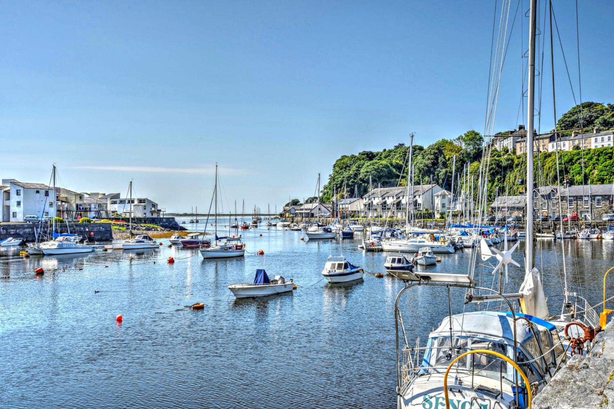 Holiday home Porthmadog, Sleeps 11, 5 Bedrooms, 5 Bathrooms, Mountain Views *