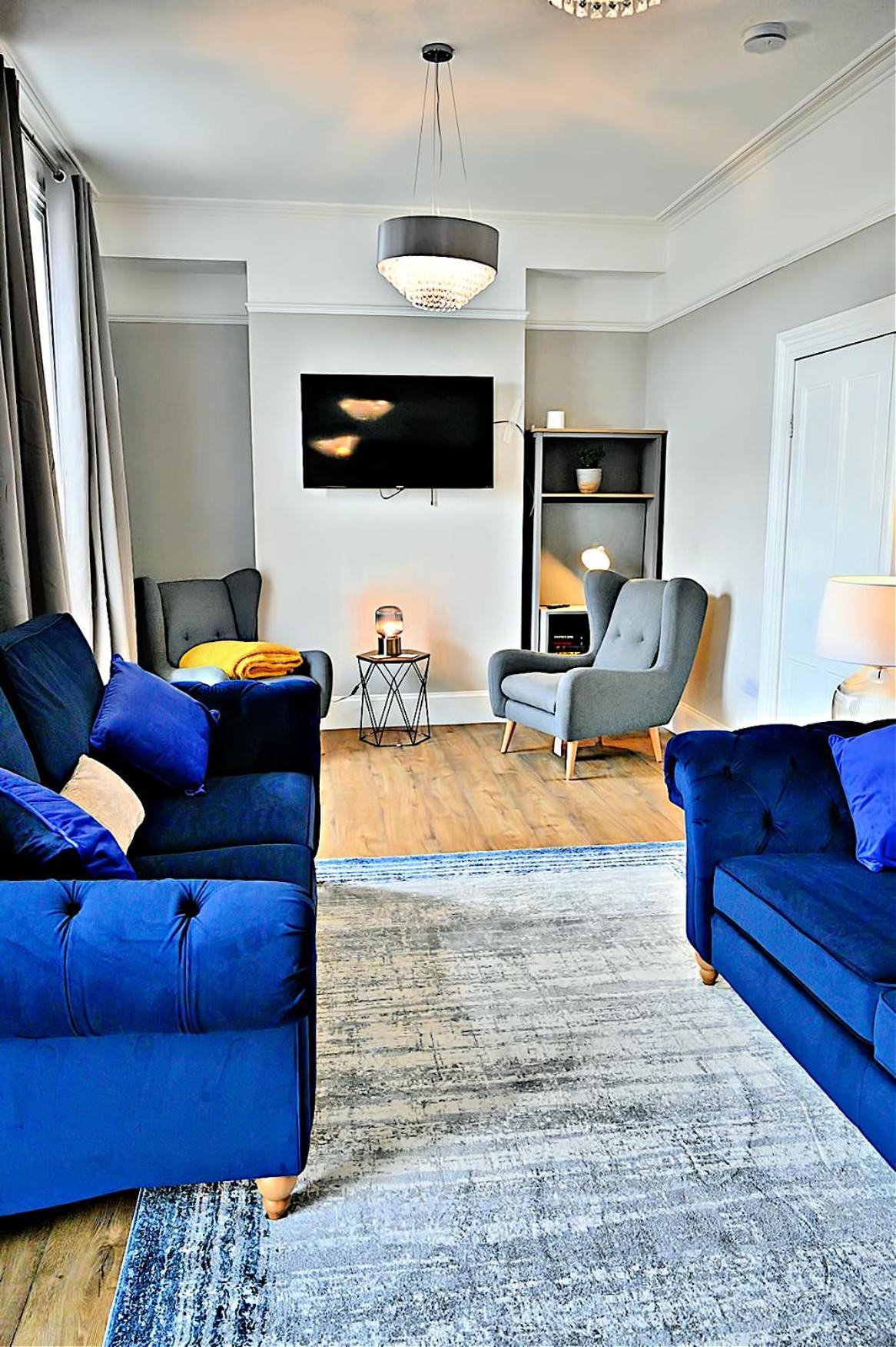 Porthmadog, Sleeps 11, 5 Bedrooms, 5 Bathrooms, Mountain Views Porthmadog