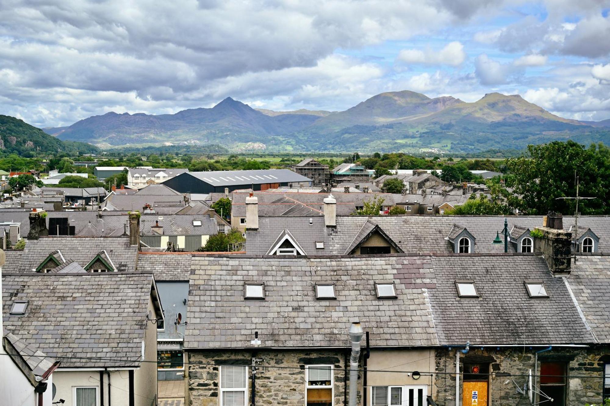 Holiday home Porthmadog, Sleeps 11, 5 Bedrooms, 5 Bathrooms, Mountain Views Porthmadog